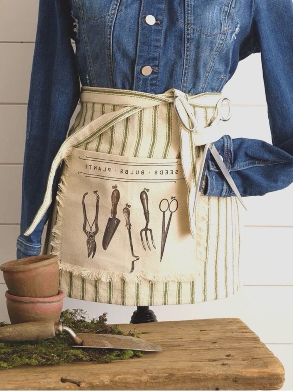 H M Striped Cream & Green Gardening Apron with Tool Pocket 100% cotton